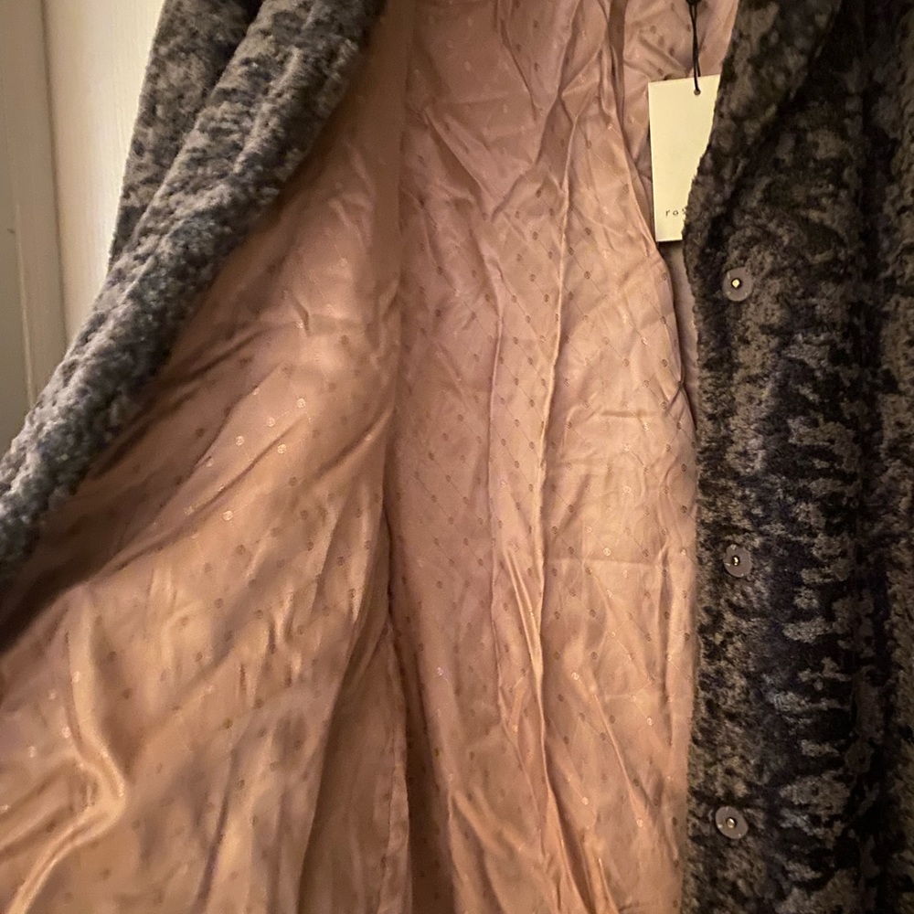 Women’s Jacket - Picture 3 of 10